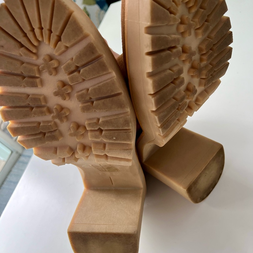 DV by Dolce Vita Tan Suede Platform Chelsea Ankle Boots - Picture 7 of 8